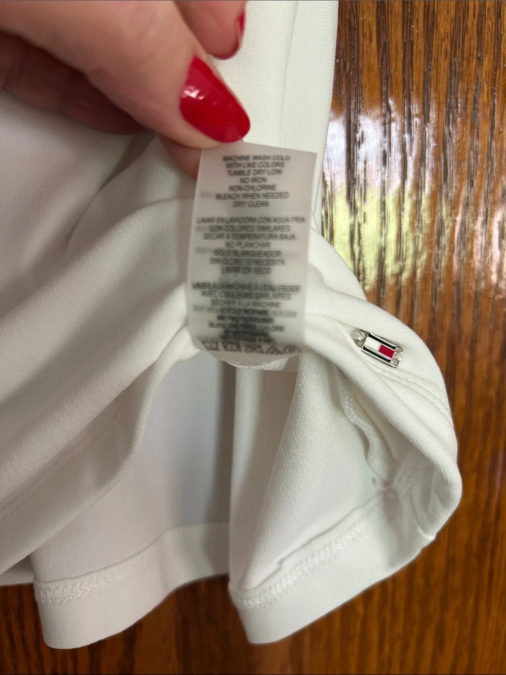 Tommy Hilfiger NWT White Pleated Sleeve V-Neck Blouse - Picture 5 of 8